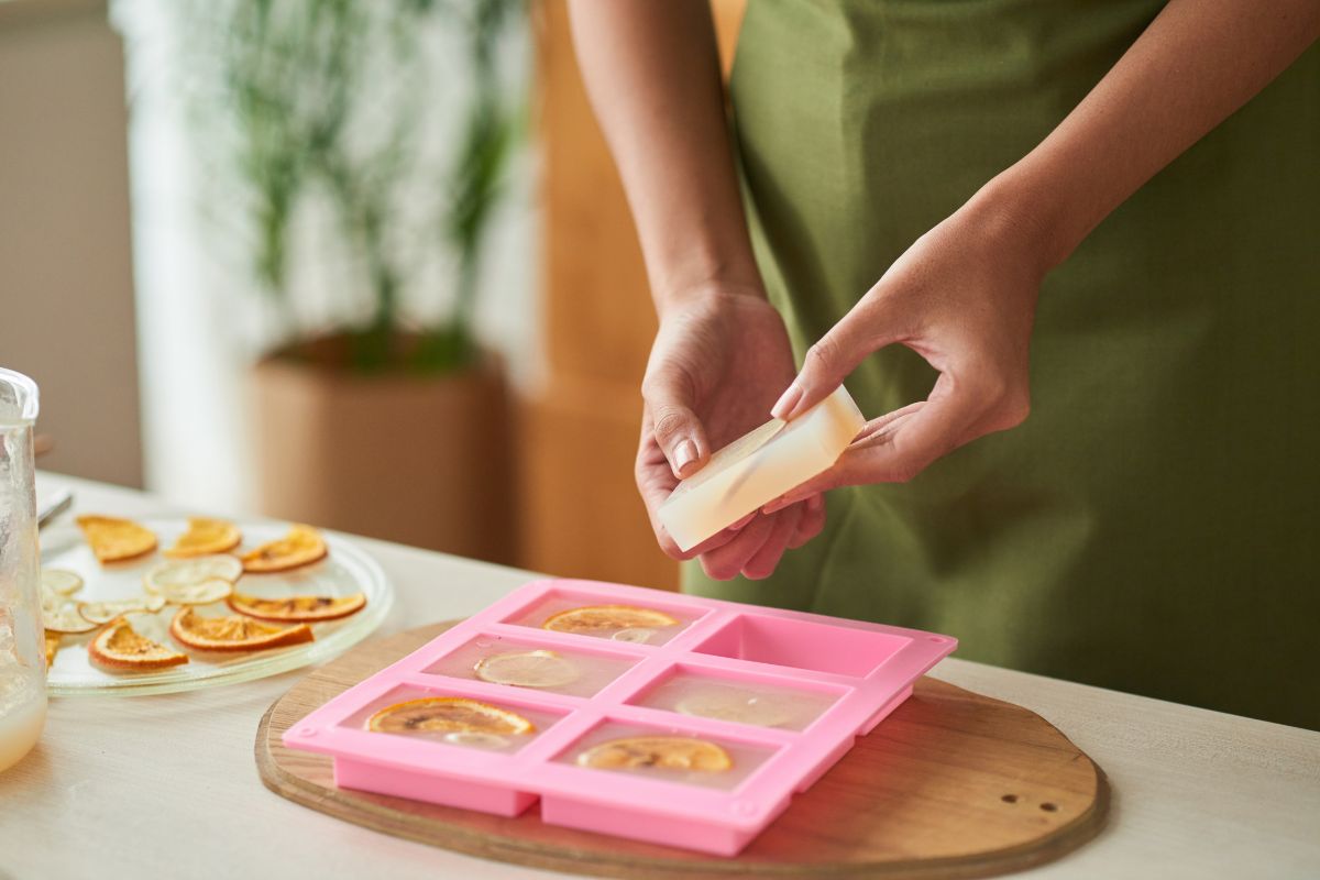 Comment fabriquer son savon solide naturel soimeme les secrets d'une — free download